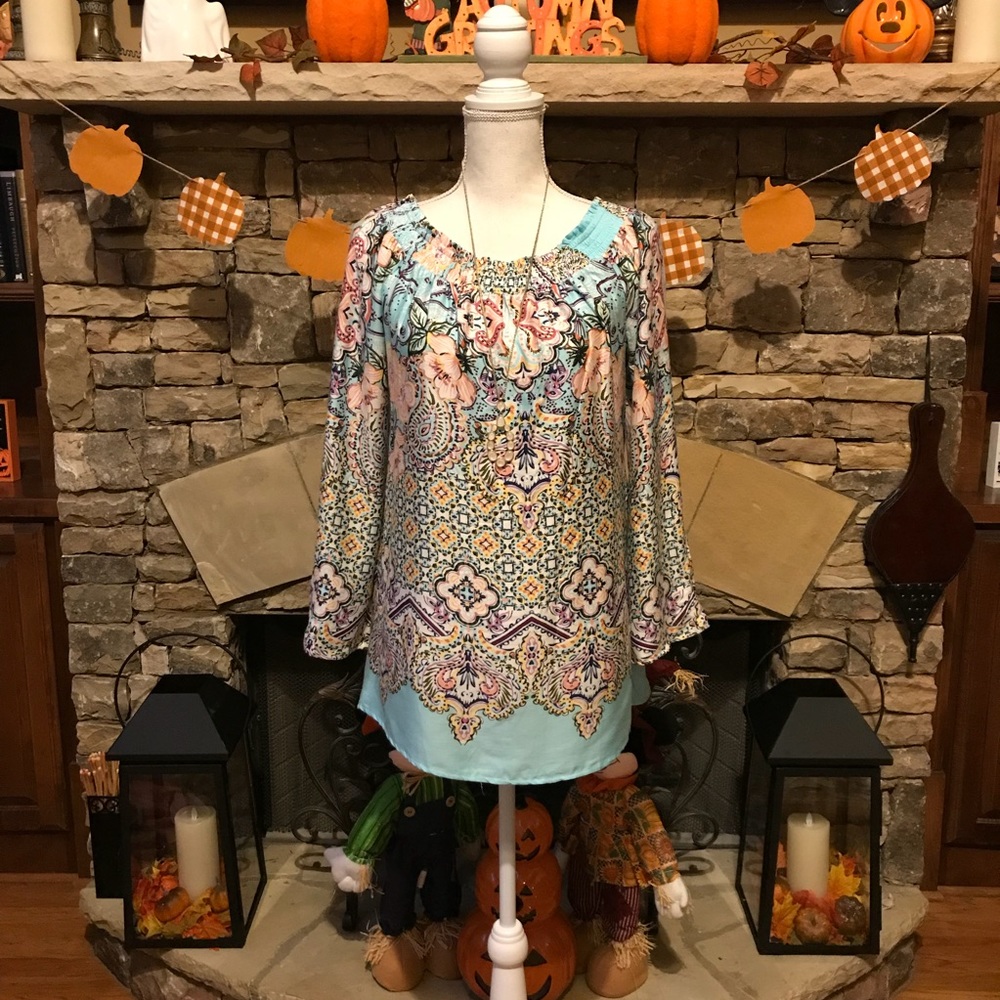 NWT Reaction Kenneth Cole Bell Sleeve Top - Picture 1 of 8
